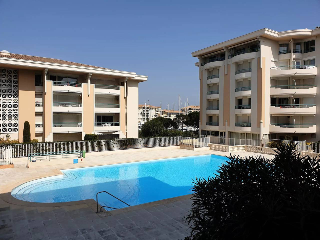 Appartement entier, Port Fréjus, 100 m des plages, le Cesaree, T2 30m2 in Fréjus Plage, Fréjus