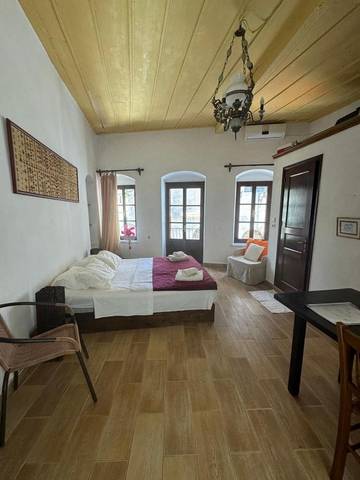 Gîte pour 2 personnes, avec terrasse dans Symi