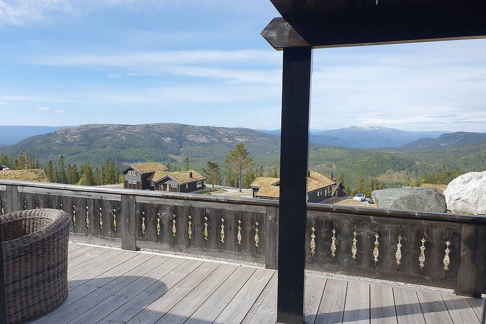 Cabin with fantastic mountain view in Bø