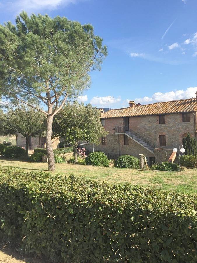 Agriturismo per 4 persone, con Balcone e Terrazza nonché Giardino e Piscina a Paciano