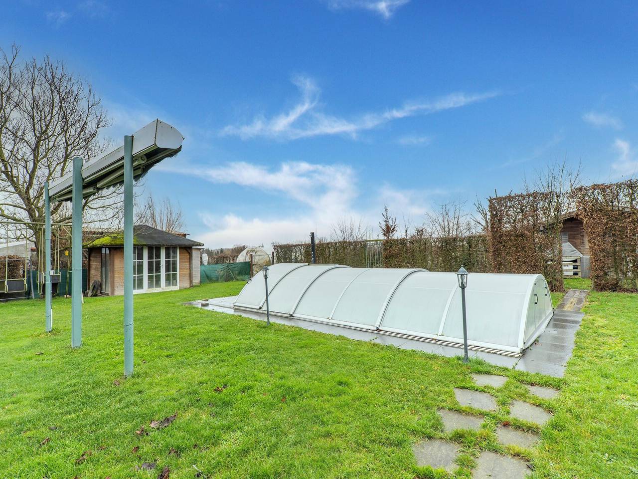 Zoutleeuw Huis met Zwembad in Budingen, Zoutleeuw