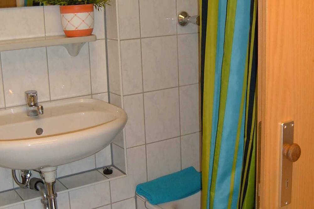 Entire apartment, Vacation bungalow 3 in Dierkow, Rostock