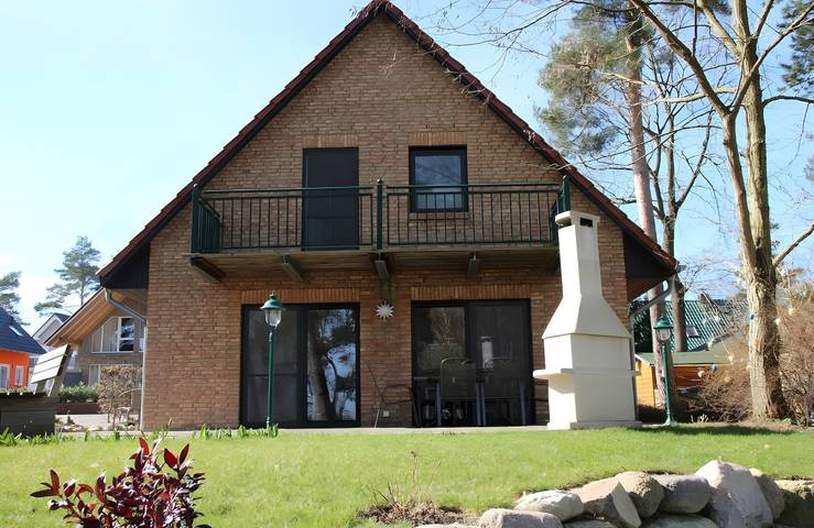 Ferienhaus für 6 Personen, mit Garten und Balkon sowie Seeblick in Röbel-Müritz
