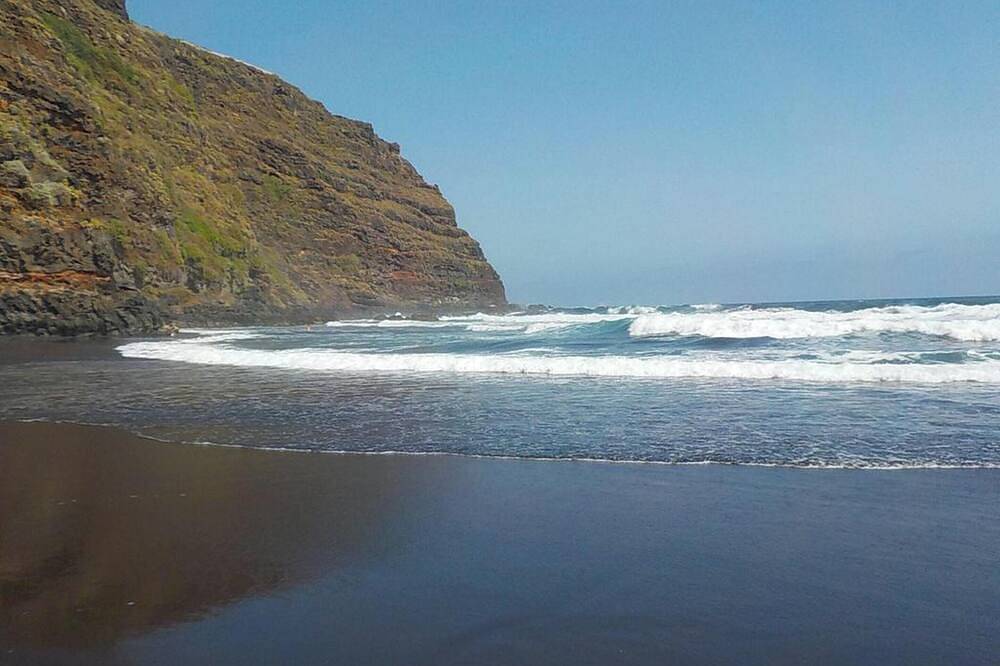 Entire apartment, Homerez - Charming Apartment in Santa Cruz with View in Santa Cruz de La Palma, La Palma South