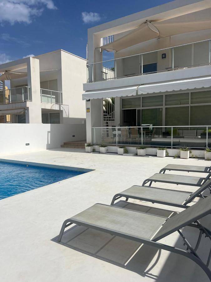 Three-Bedroom House in Cala d´Hort, Sant Josep de sa Talaia