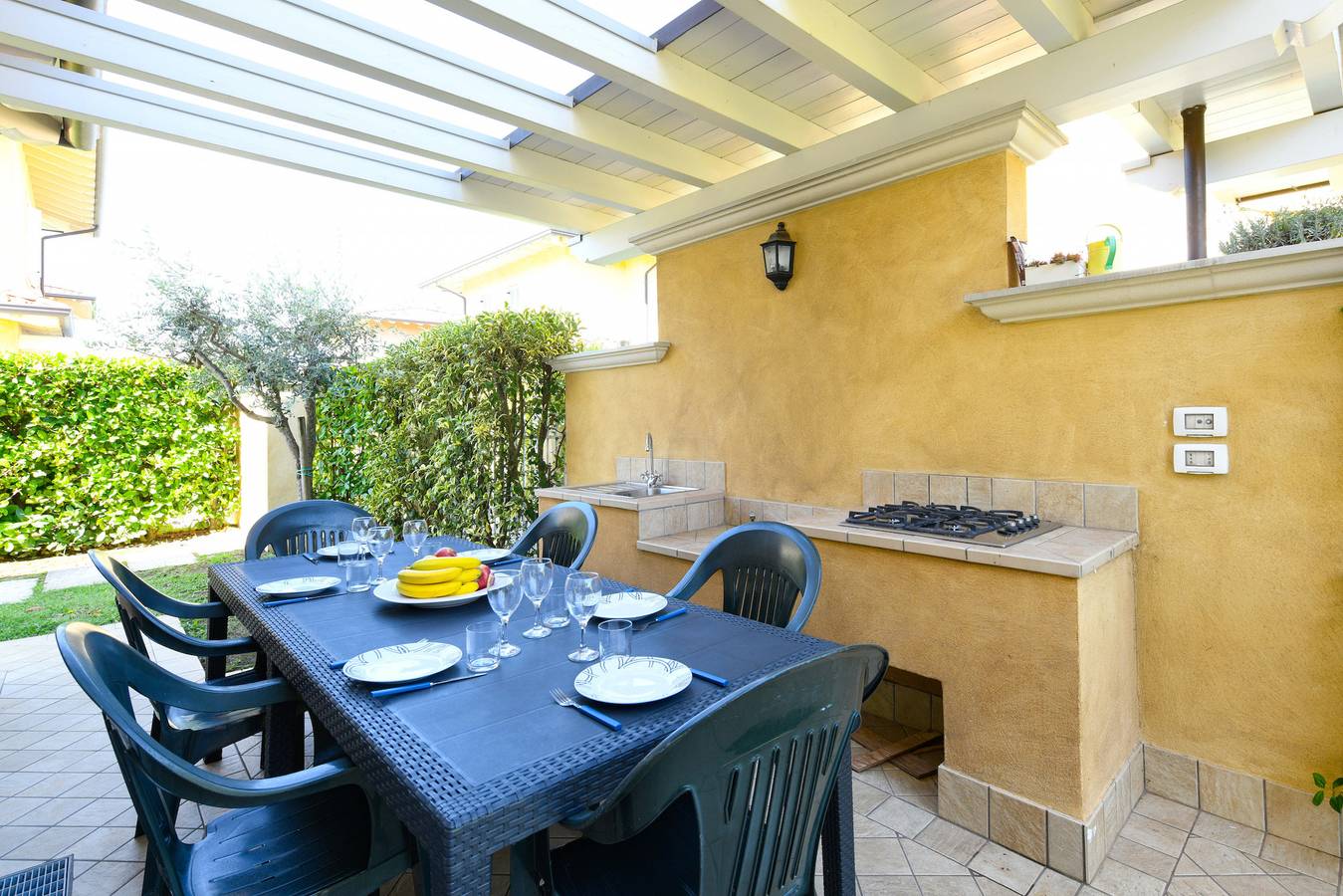 Villa Iris Manerba private pool Bookinggardalake in Lido di Manerba, Manerba del Garda