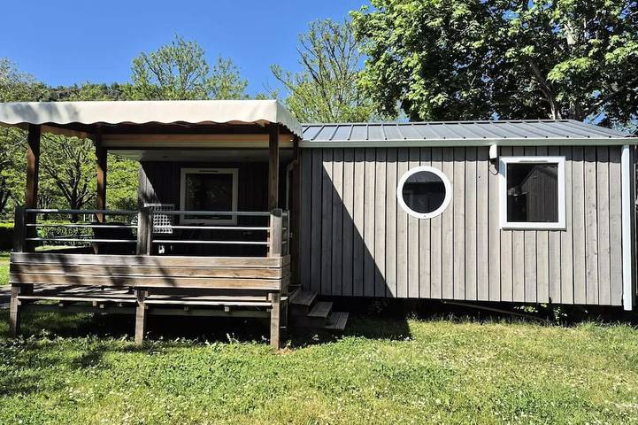 Mobil home pour 4 personnes à Flagnac