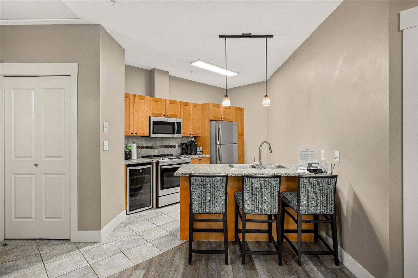 Ganze Wohnung, Beautiful Sunny Shore at The Cove in West Kelowna, Crystal Mountain