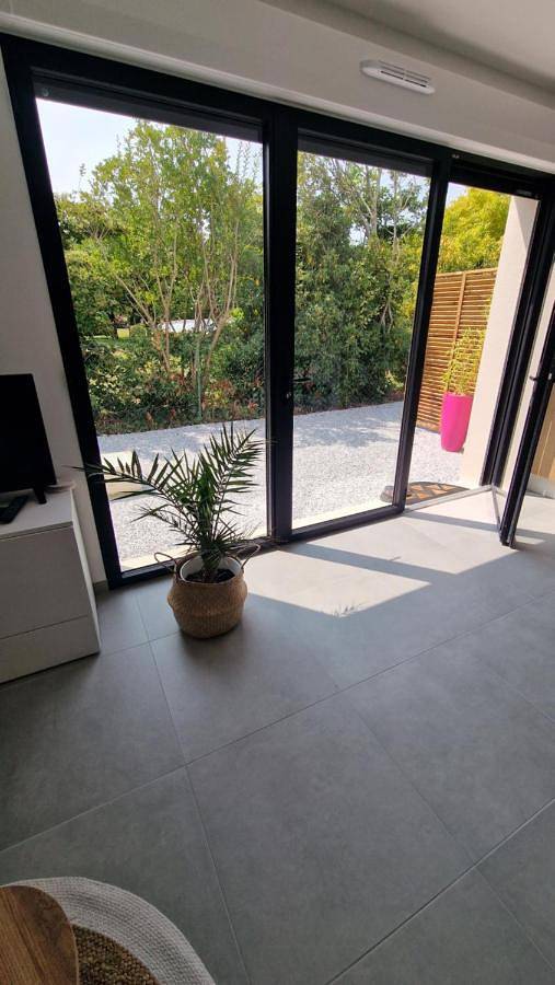 Appartement entier, Le Patio : studio avec extérieur in Saint-Barthélemy-d'Anjou, Région d'Angers