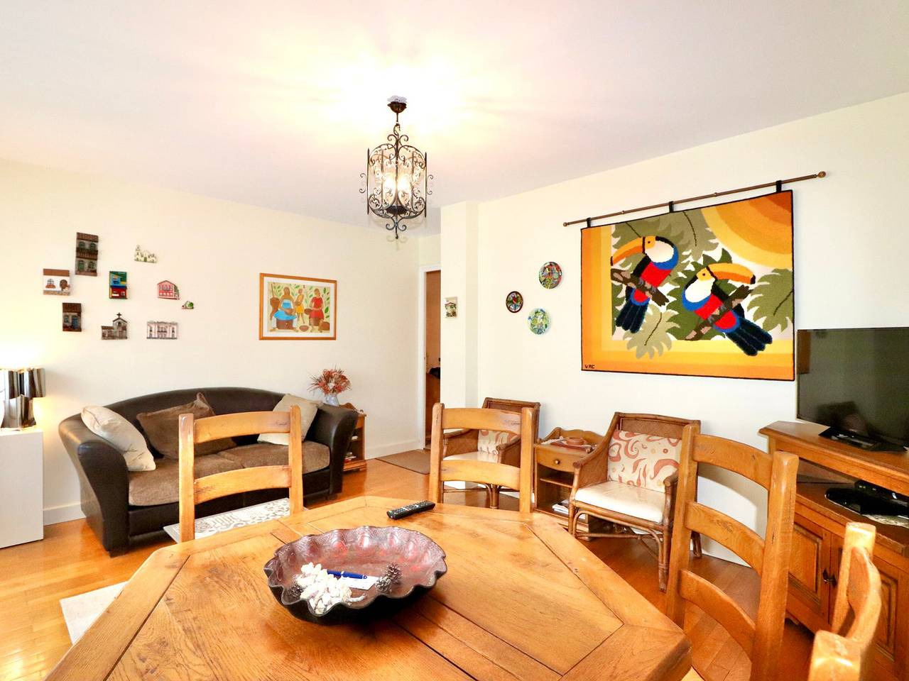 Appartement entier, Annecy : Spacieux F2 à 50m du lac avec balcon et parking in Annecy, Annecy (commune)