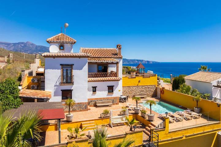 Chalet para 8 personas, con balcón y jardín en Torrox Costa