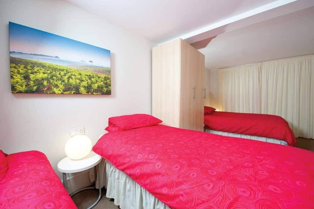 Amazing Stables Building,with 12 bedrooms, Lyndhurst, centre of New Forest! in Lyndhurst, Hampshire