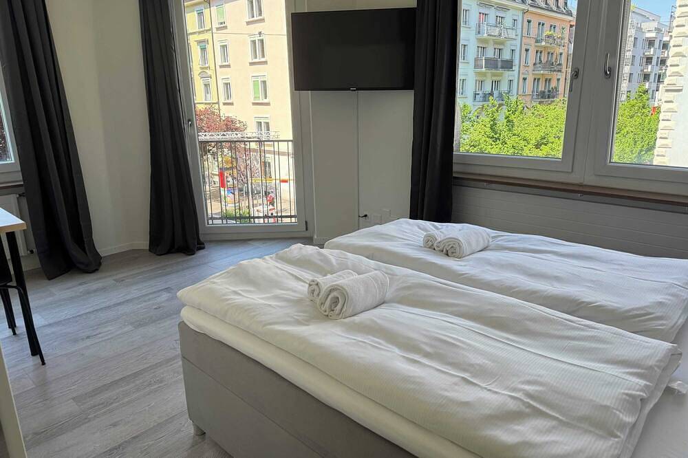 Ganze Wohnung, Downtown Deluxe Studio with Queen Bed (Be-26) in Zürich, Bezirk Zürich