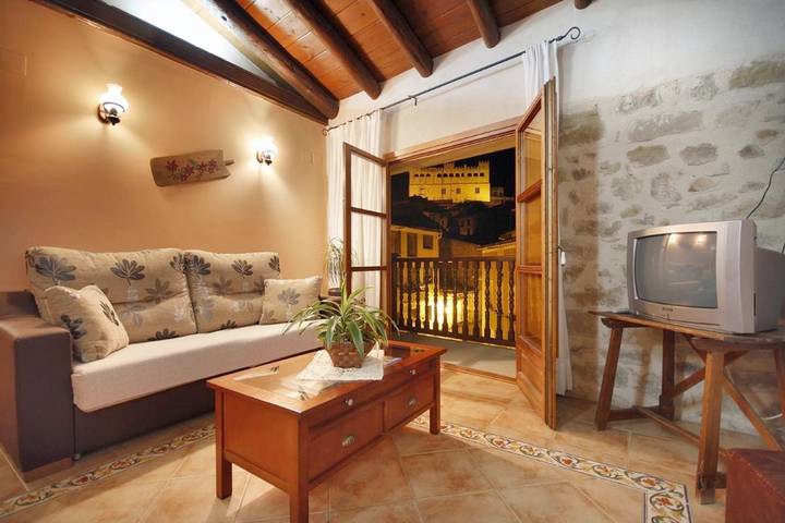 Apartamento para 2 personas, con Balcón y Jacuzzi en Valderrobres