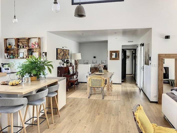 Location de vacances pour 10 personnes, avec balcon et piscine à Sainte-Foy-d'Aigrefeuille - 3