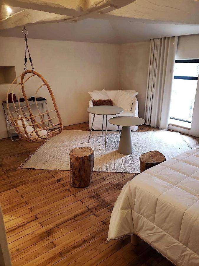 Deluxe Double Room with Bath in Angoulême, Charente