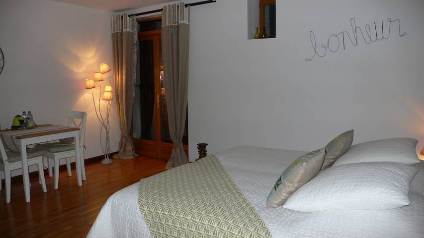 Chambre avec petit déjeuner pour 2 personnes, avec terrasse à Vouneuil-sur-Vienne - 3