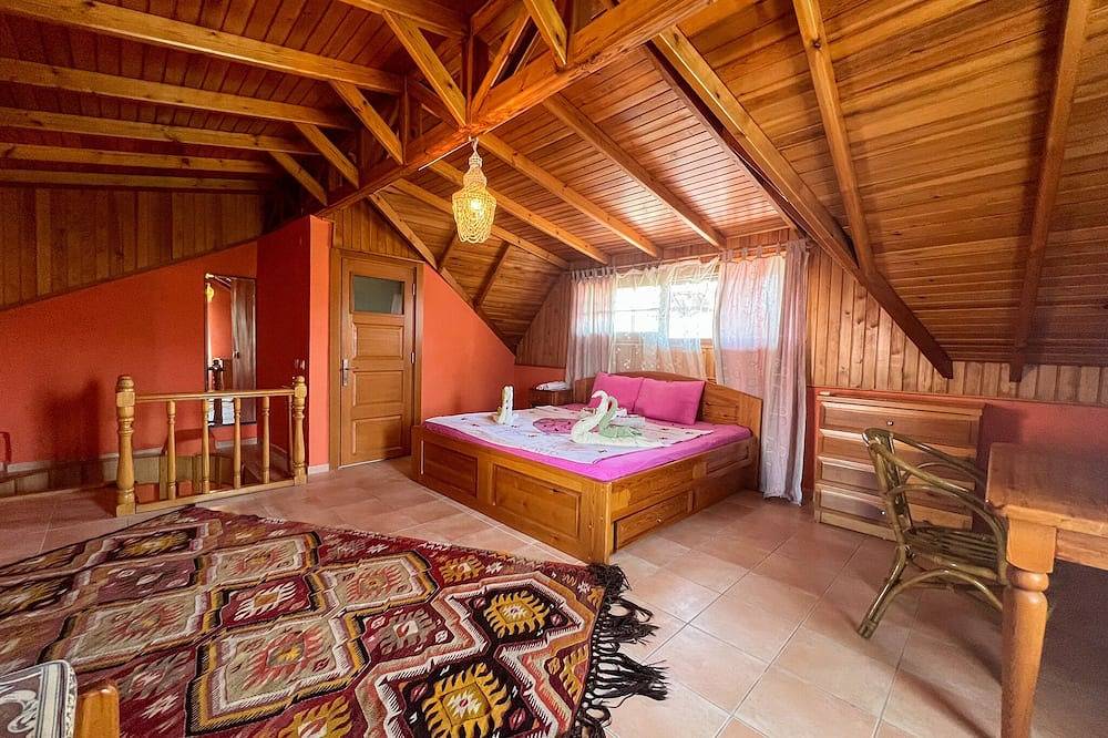Large House only 100m to the beach, shopping and going out local centre Kemer in Kemer, Antalya Province