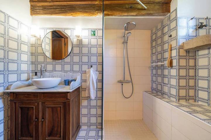 Large Gite in Chateau with private beach in Réquista, Aveyron