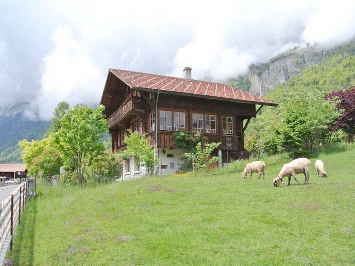 Ferienhaus für 9 Personen, mit Balkon und Terrasse sowie Garten und Sauna in Brienz - 2