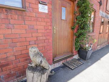 Log Cabin for 4 People in Llangollen, Denbighshire, Photo 1