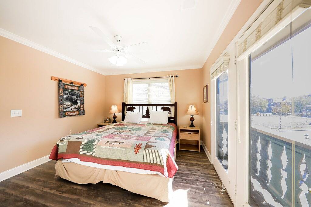 Ganze Wohnung, Riverfront oasis with dual suites, 3 fireplaces, central Ac, & walkable locale in Helen, Chattahoochee National Forest