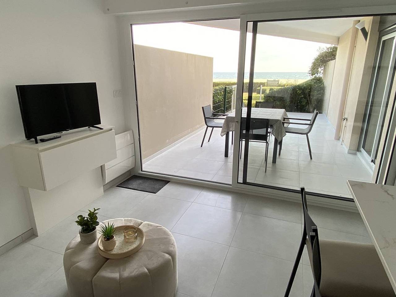 Ganze Ferienwohnung, T2 lumineux confort terrasse face mer  wifi parking et piscine 4Grsud5 in Canet-en-Roussillon, Côte d'Améthyste