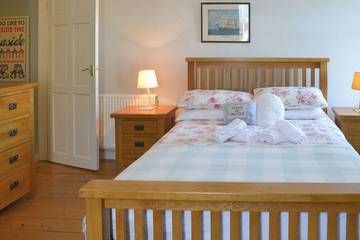Holiday Home for 6 People in Plymouth, South West England, Photo 1