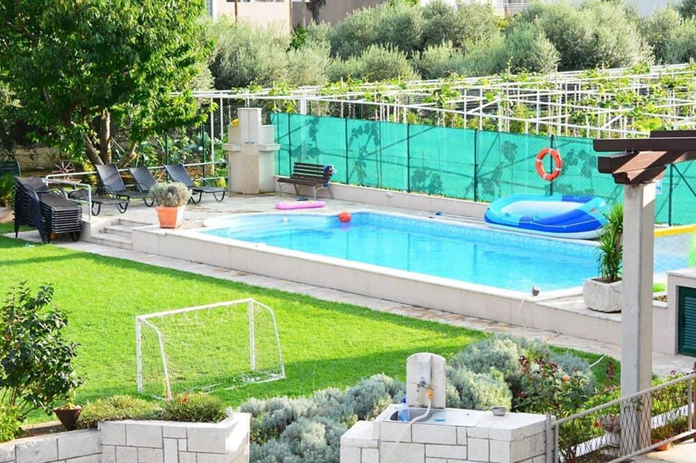 Villa Šolo – Peaceful Nature Park Getaway - Six Bedroom Villa With Heated Pool in Peračko Blato, Dubrovnik-Neretva