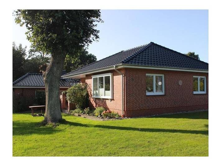 Ferienhaus für 4 Personen, mit Terrasse und Garten in Lehe