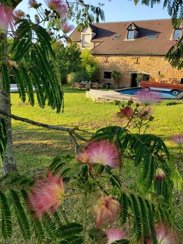 Chambre d’hôte pour 2 personnes, avec jardin ainsi que terrasse et piscine à Étrigny