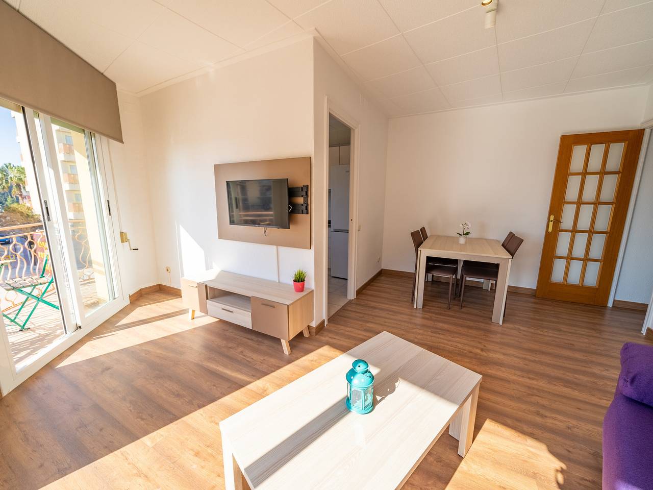 Apartamento entero, Apartamento luminoso con balcón, Wi-Fi y aire acondicionado a 150m de la playa en Calella in Calella, Costa del Maresme