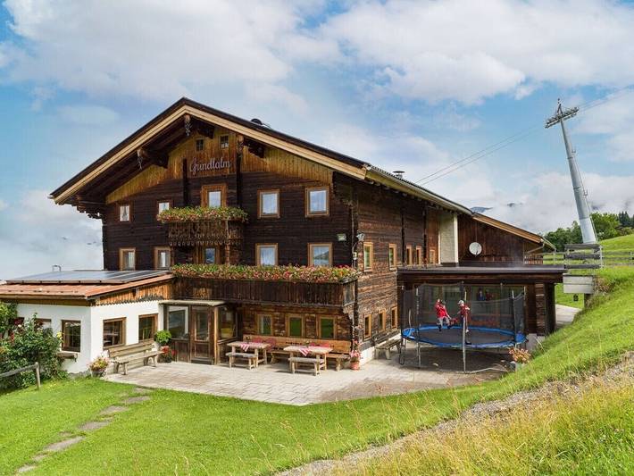 Ferienhaus für 25 Personen, mit Garten und Terrasse im Zillertal - 2
