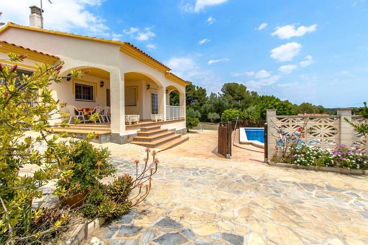 Piscina privada en la Costa Dorada, playa a 3km in Vendrell, Costa Dorada
