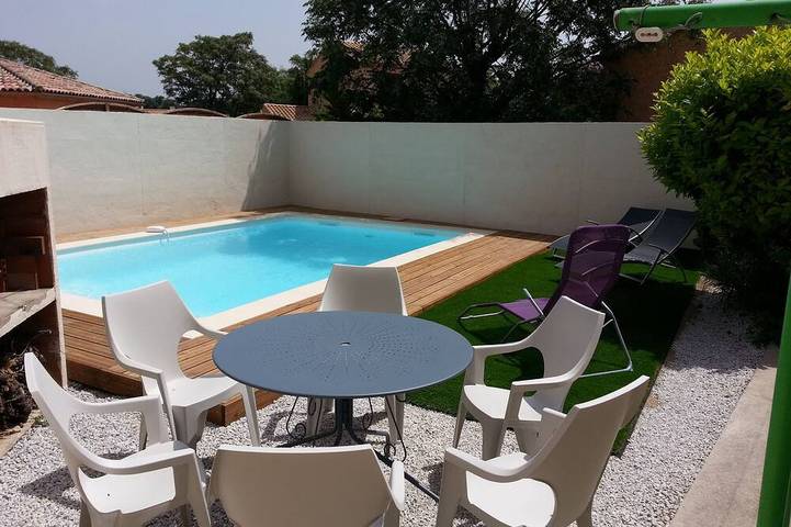 Location de vacances pour 8 personnes, avec jardin et terrasse à Nizas