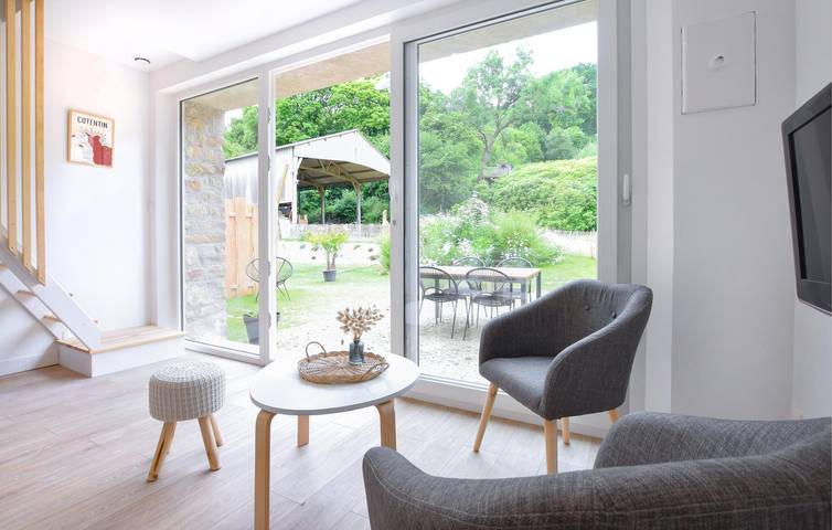 Appartement confortable près du centre ville de La Pernelle avec WiFi et parking in La Pernelle, Région de Cherbourg