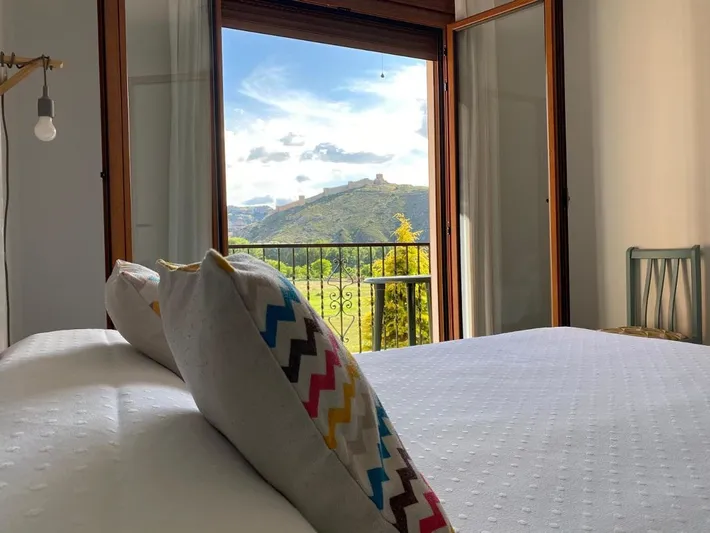 Hotel para 2 personas, con jardín y terraza - 1