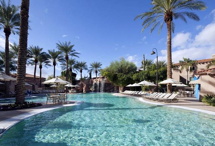 Hotel for 4 people, with pool and hot tub as well as yard in North Scottsdale