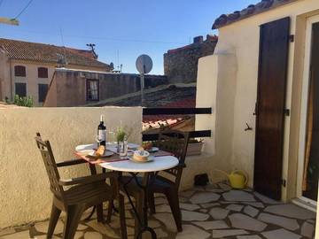Gîte pour 4 personnes, avec vue et balcon à Olonzac