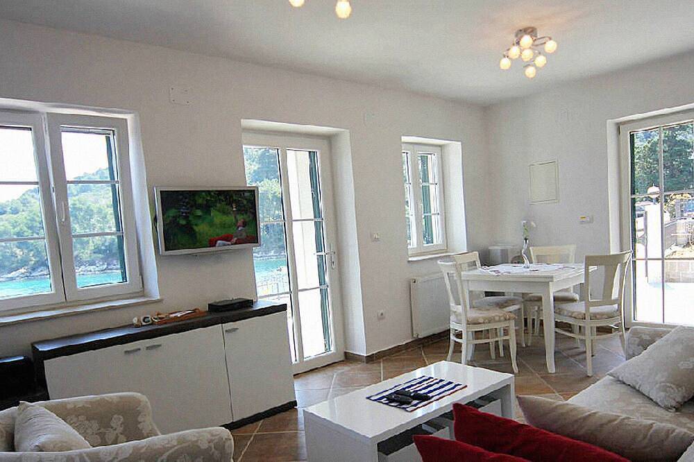 Beachfront Retreat Near Stari Grad in Stari Grad, Hvar