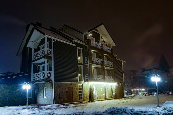 Hôtel pour 2 personnes, avec piscine ainsi que balcon et vue