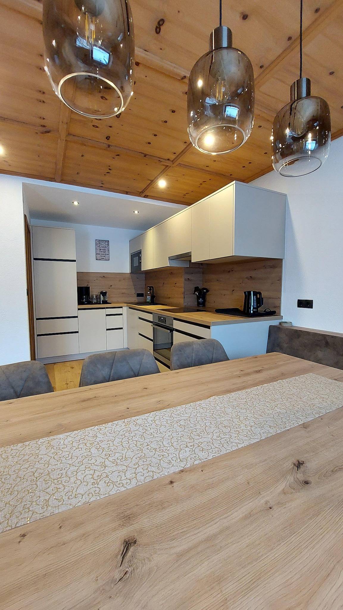 Ganze Ferienwohnung, Appartement Angela in Tuxer Alpen, Ried im Zillertal