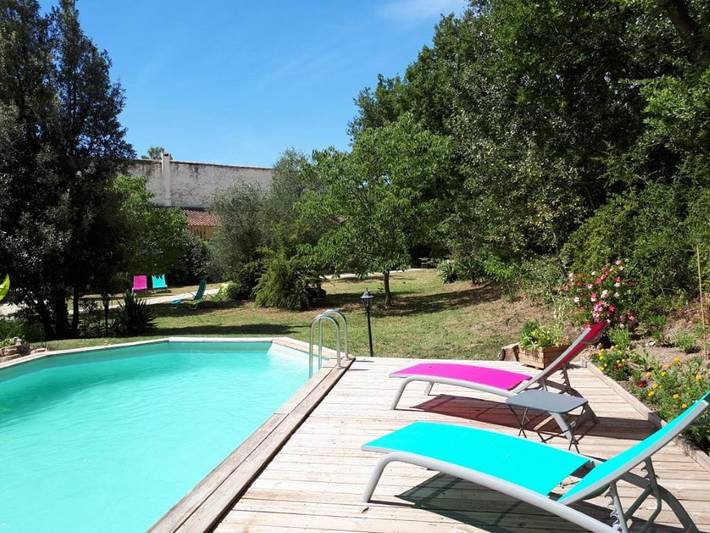Location de vacances pour 4 personnes, avec piscine ainsi que terrasse et jardin à Loriol-du-Comtat - 4