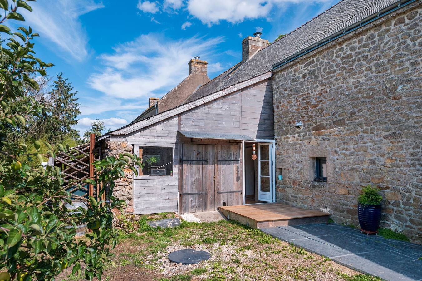 Apartamento entero, Apartamento 'Tetris Et Tampa' con terraza privada, jardín compartido y Wi-Fi in Plouhinec (Morbihan), Côte des Mégalithes