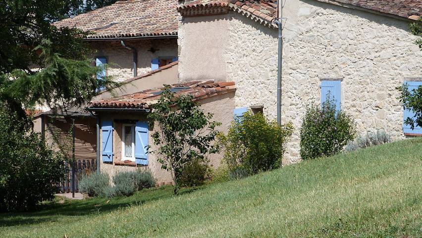 Gîte pour 6 personnes, avec terrasse ainsi que piscine et jardin dans le Tarn - 3