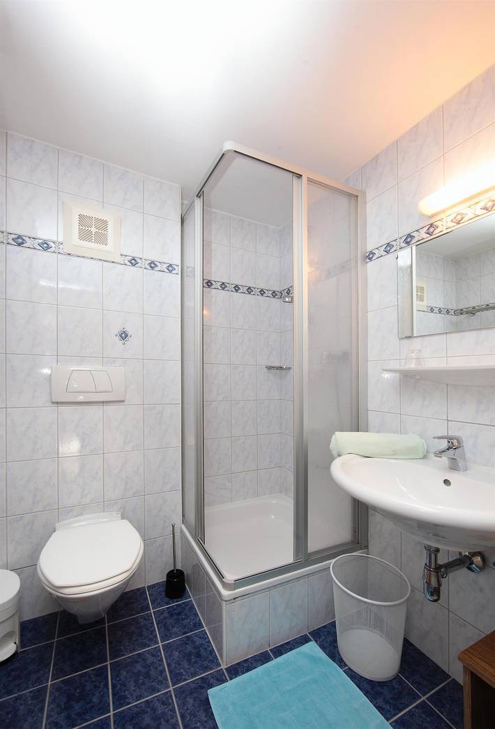 Dreibettzimmer mit Dusche, Wc in Zell am See, Pinzgau