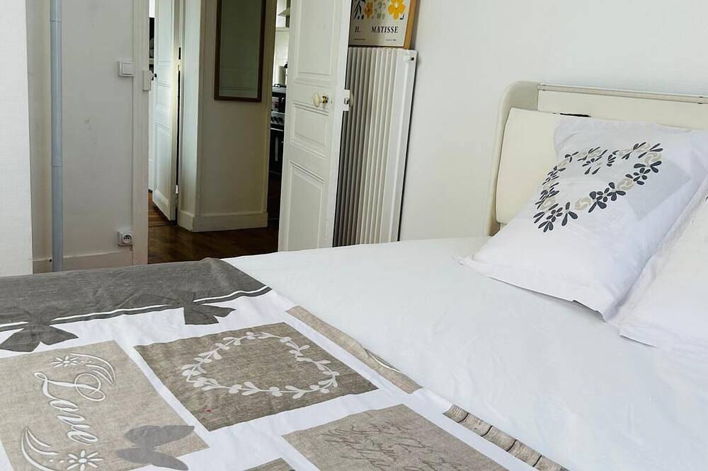 Appartement entier, L'Eden à 2 pas de Paris (Rer C et D) et d'Orly, dans un quartier Calme au Rdc in Viry-Châtillon, Essonne