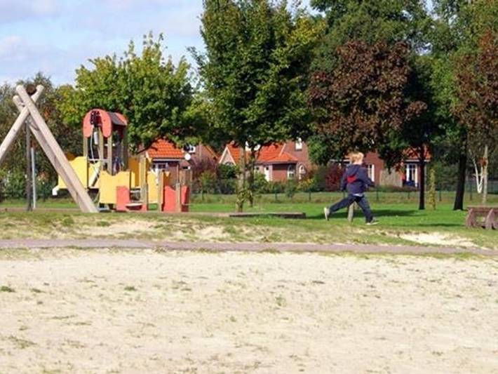 Haus am See - Ferienhaus 11, Dusche, Wc, 2 Schlafräume in Aurich, Landkreis Aurich