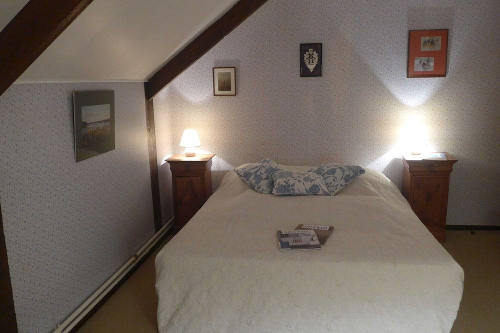 Grande maison familiale, au calme, proche des plages. in Matignon, Région de Dinan