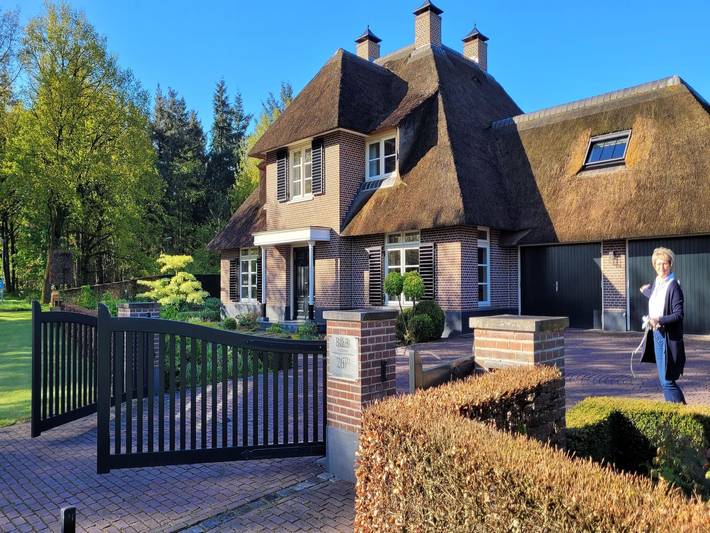 Villa in Overloon near War Museum and Zoo in Nationalpark De Maasduinen